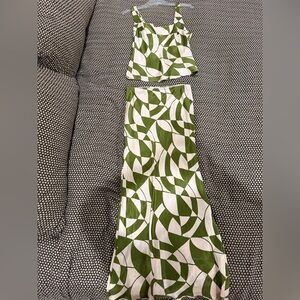 Green and White Geometric Two-Piece Set
